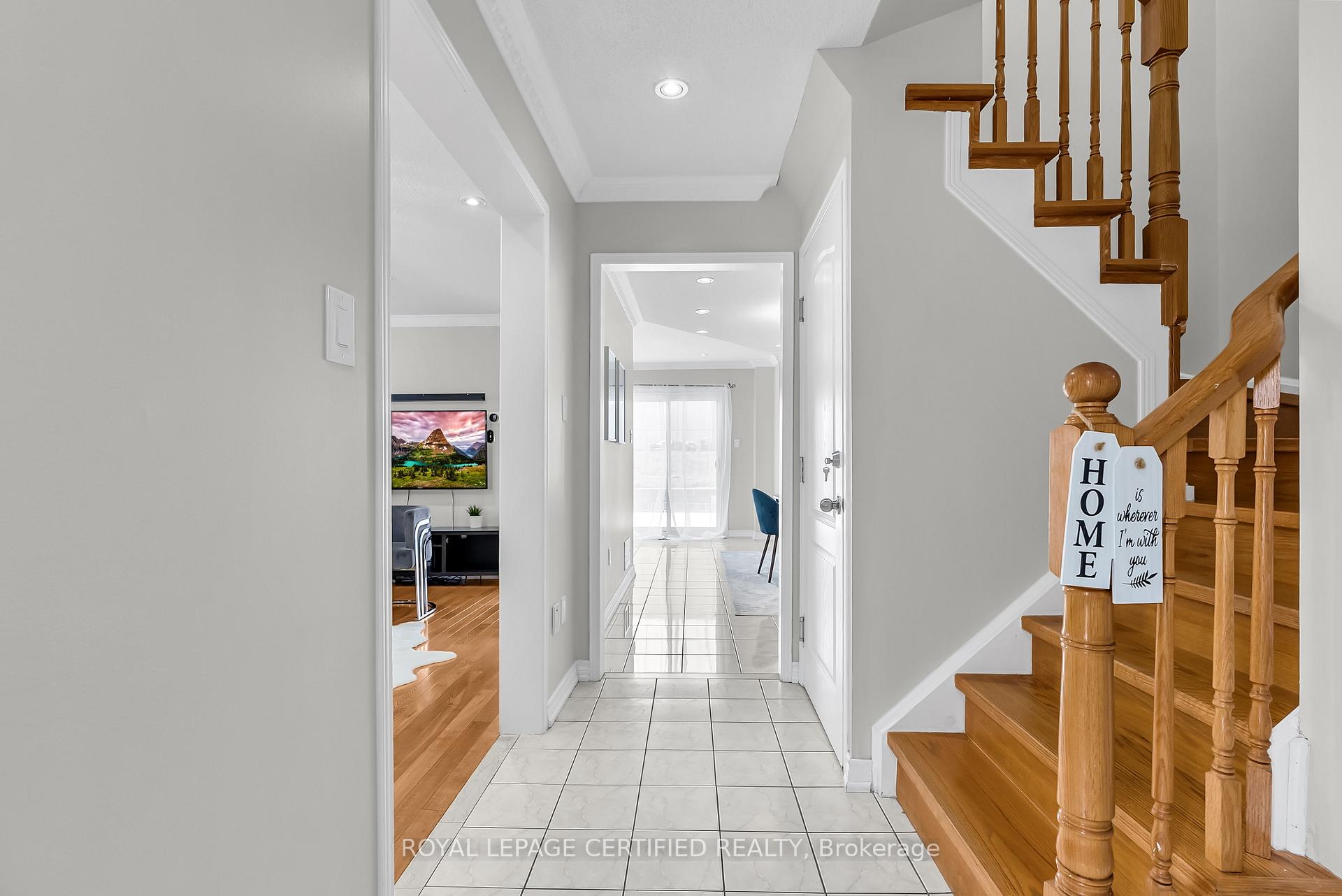 Photo 7 of 61 Cranberry Crescent, Brampton, Fletcher's Creek South — HOMEH