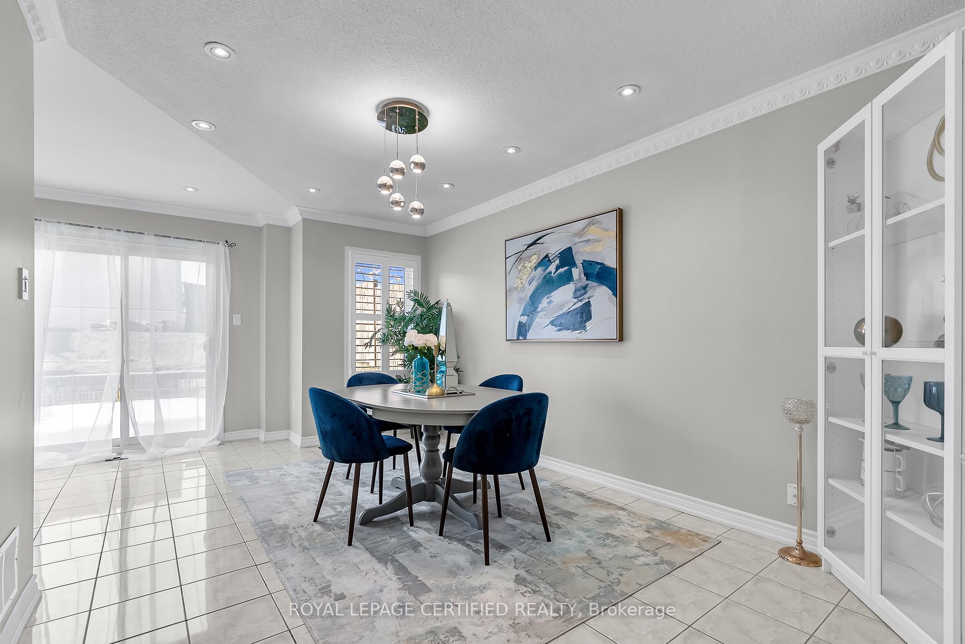 Photo 11 of 61 Cranberry Crescent, Brampton, Fletcher's Creek South — HOMEH