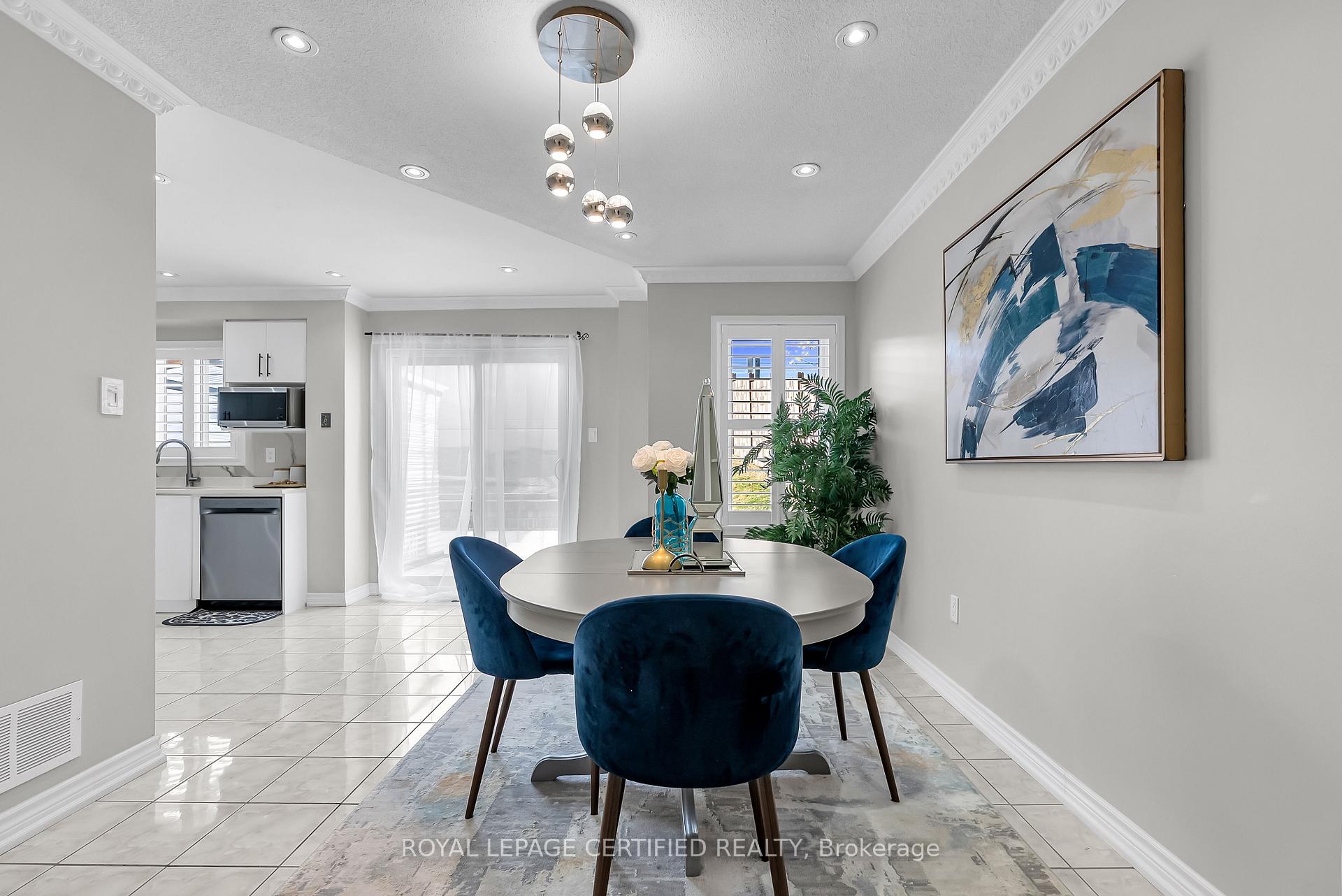 Photo 12 of 61 Cranberry Crescent, Brampton, Fletcher's Creek South — HOMEH