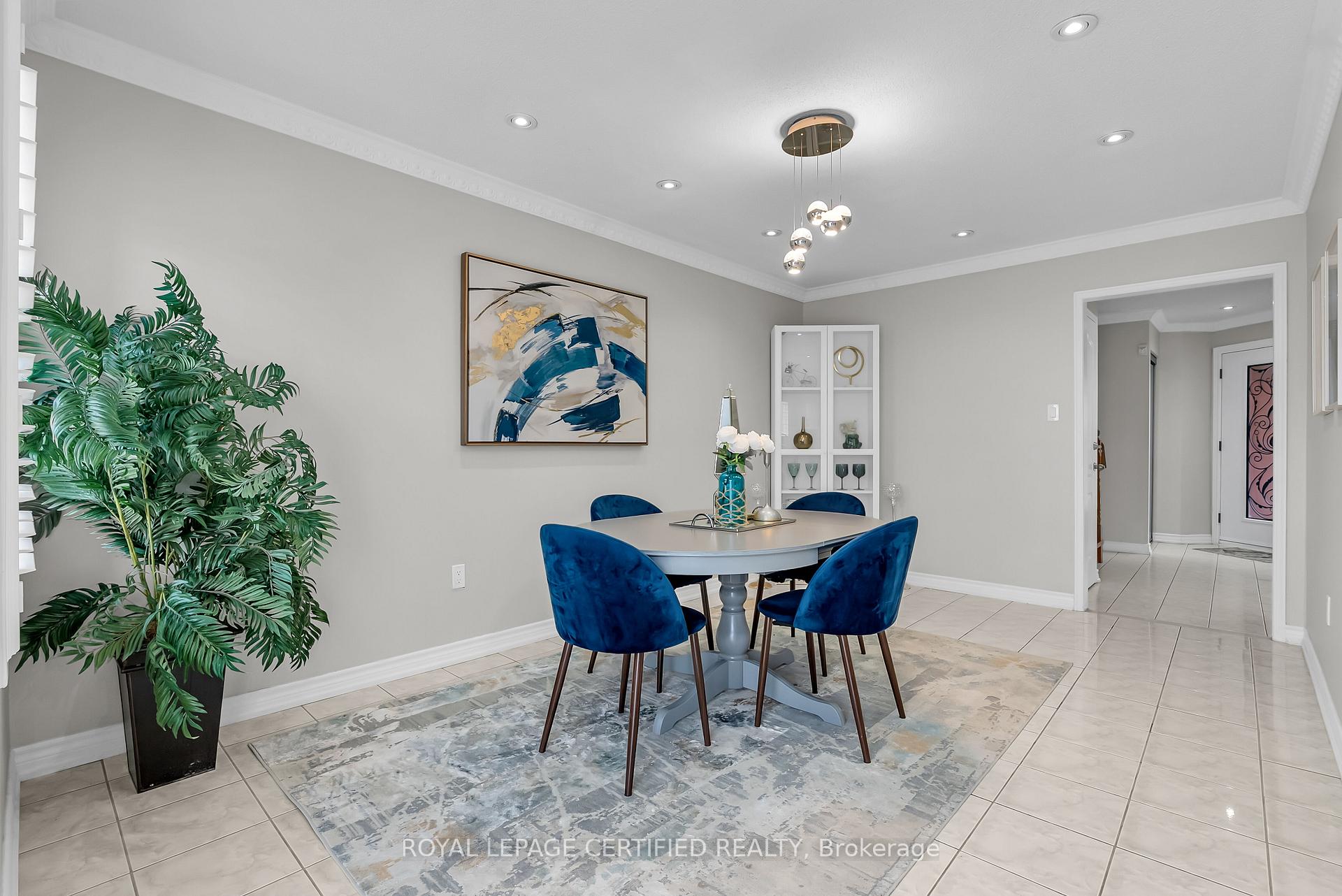 Photo 13 of 61 Cranberry Crescent, Brampton, Fletcher's Creek South — HOMEH