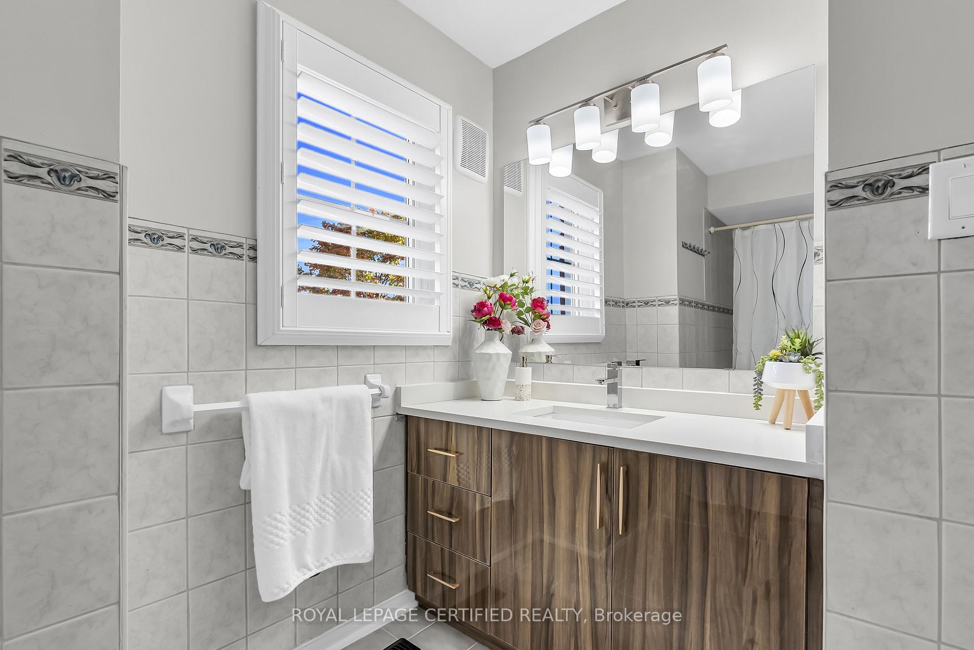 Photo 33 of 61 Cranberry Crescent, Brampton, Fletcher's Creek South — HOMEH