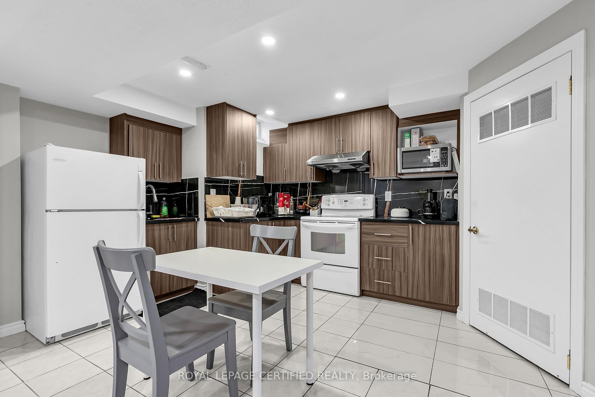 Photo 36 of 61 Cranberry Crescent, Brampton, Fletcher's Creek South — HOMEH
