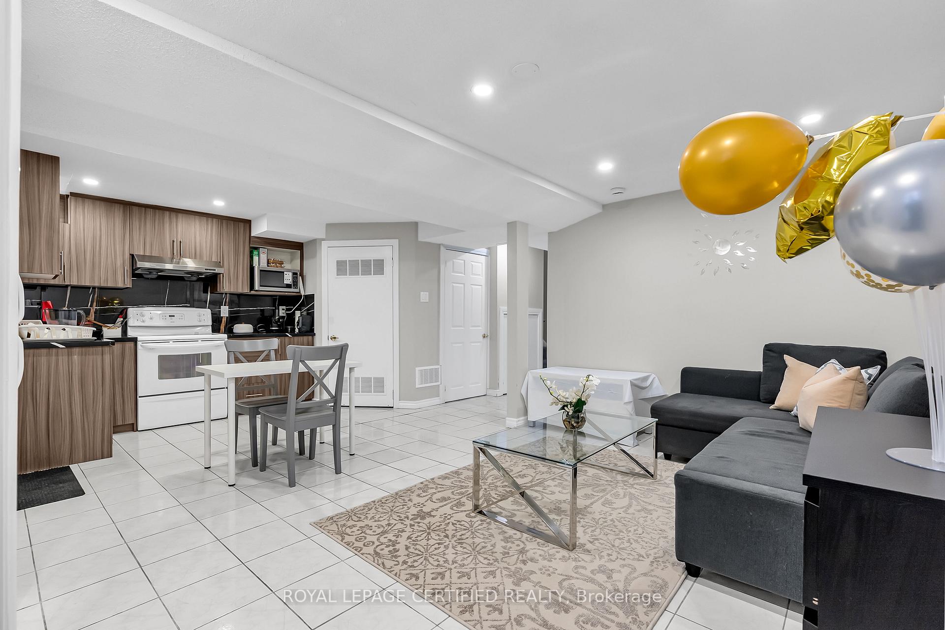Photo 38 of 61 Cranberry Crescent, Brampton, Fletcher's Creek South — HOMEH