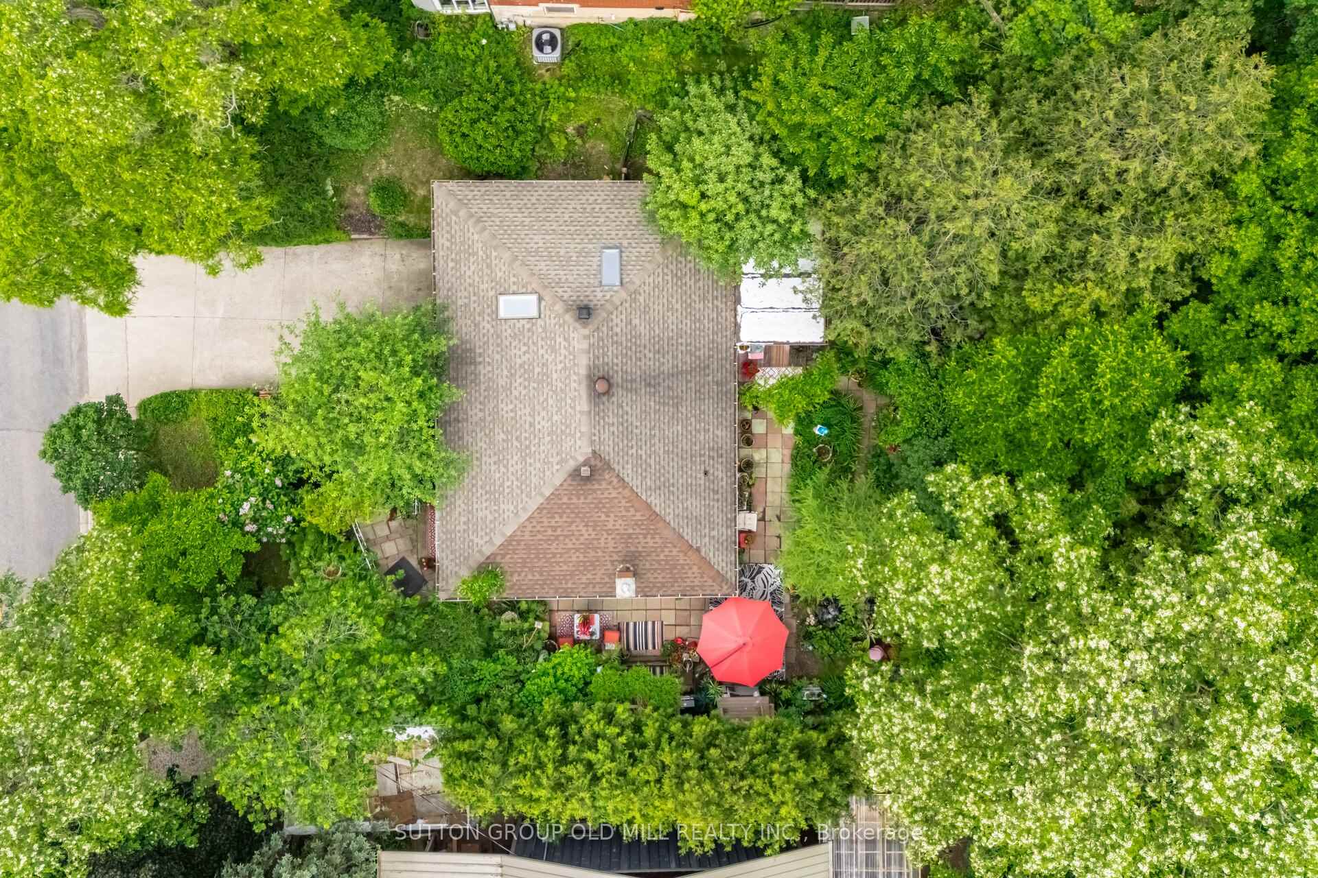 Photo 2 of 45 Regent Street, Guelph, St. George's — HOMEH