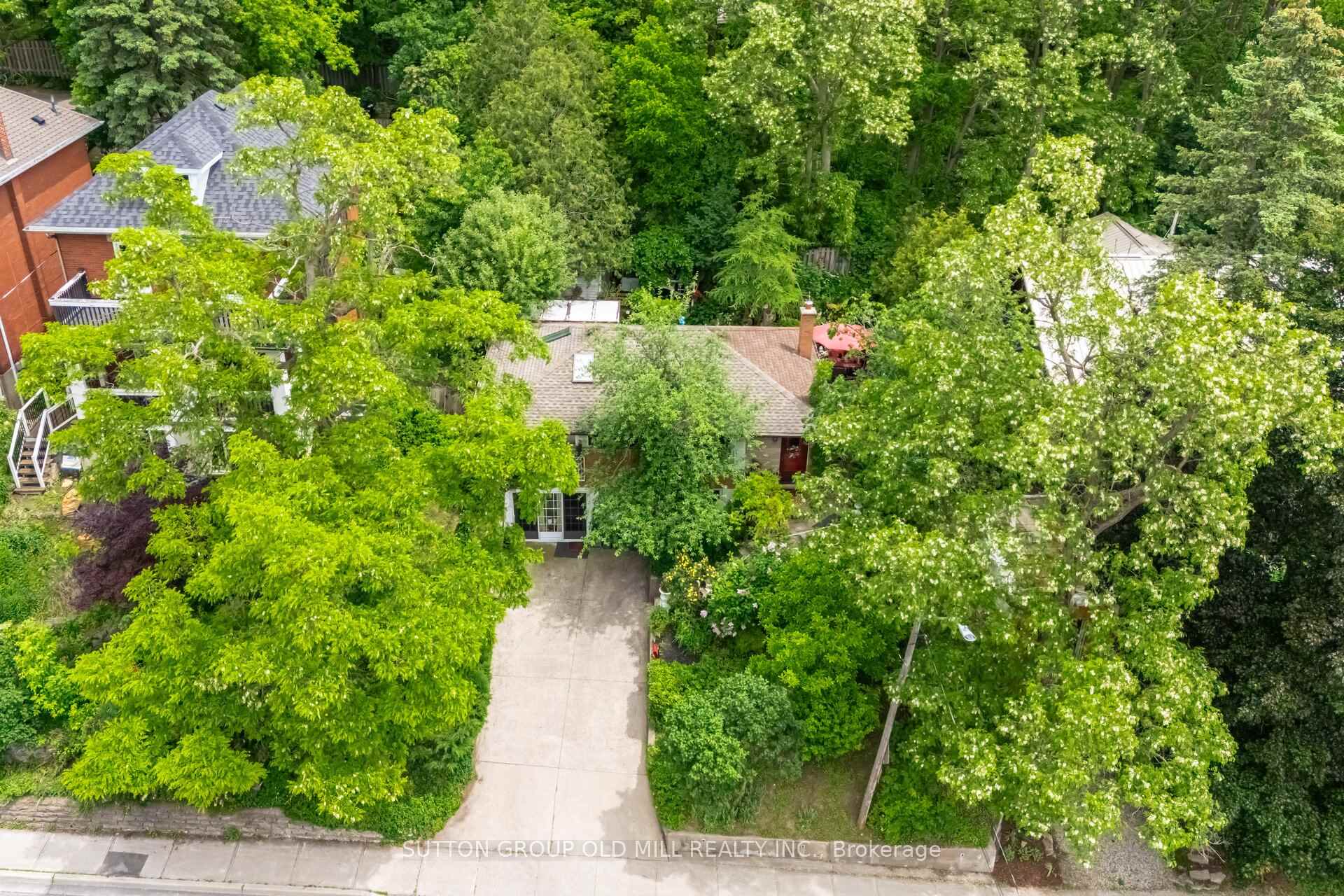 Photo 3 of 45 Regent Street, Guelph, St. George's — HOMEH