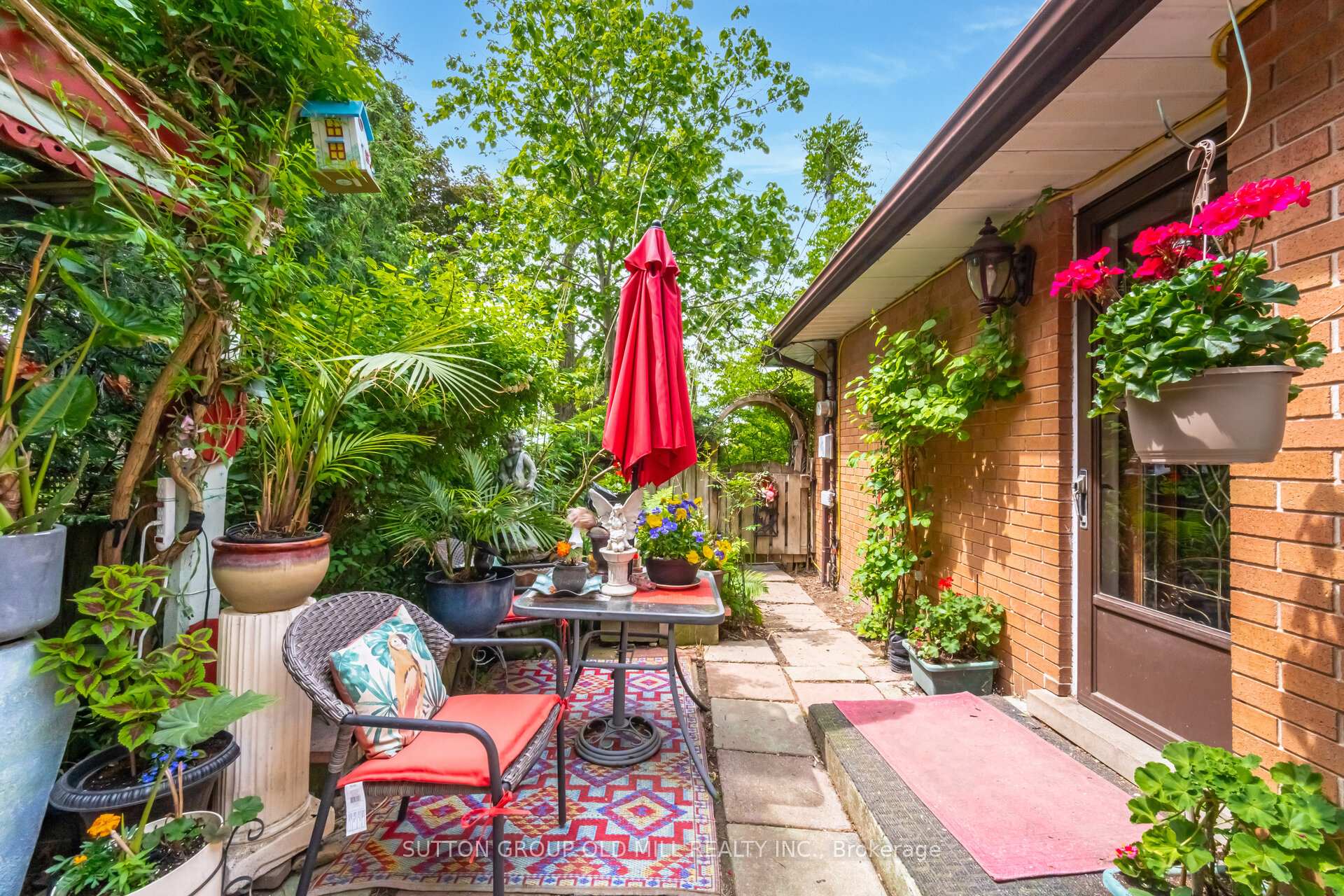 Photo 42 of 45 Regent Street, Guelph, St. George's — HOMEH