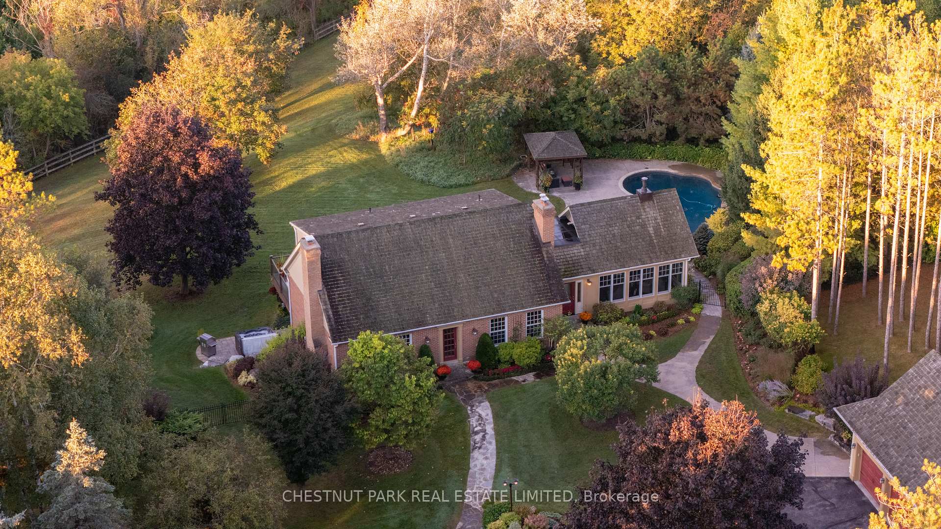 Photo 2 of 15390 Mount Wolfe Road, Caledon, Rural Caledon — HOMEH