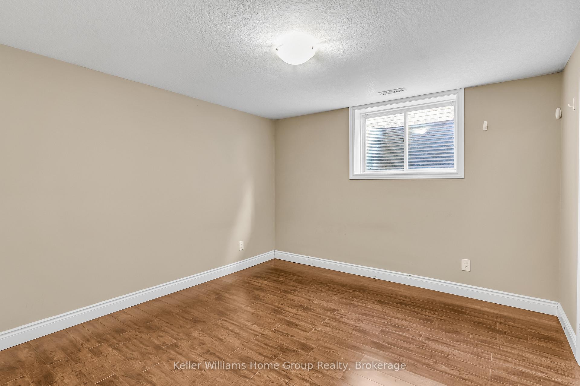Photo 29 of 312 Colonial Drive, Guelph, Pineridge/Westminster Woods — HOMEH