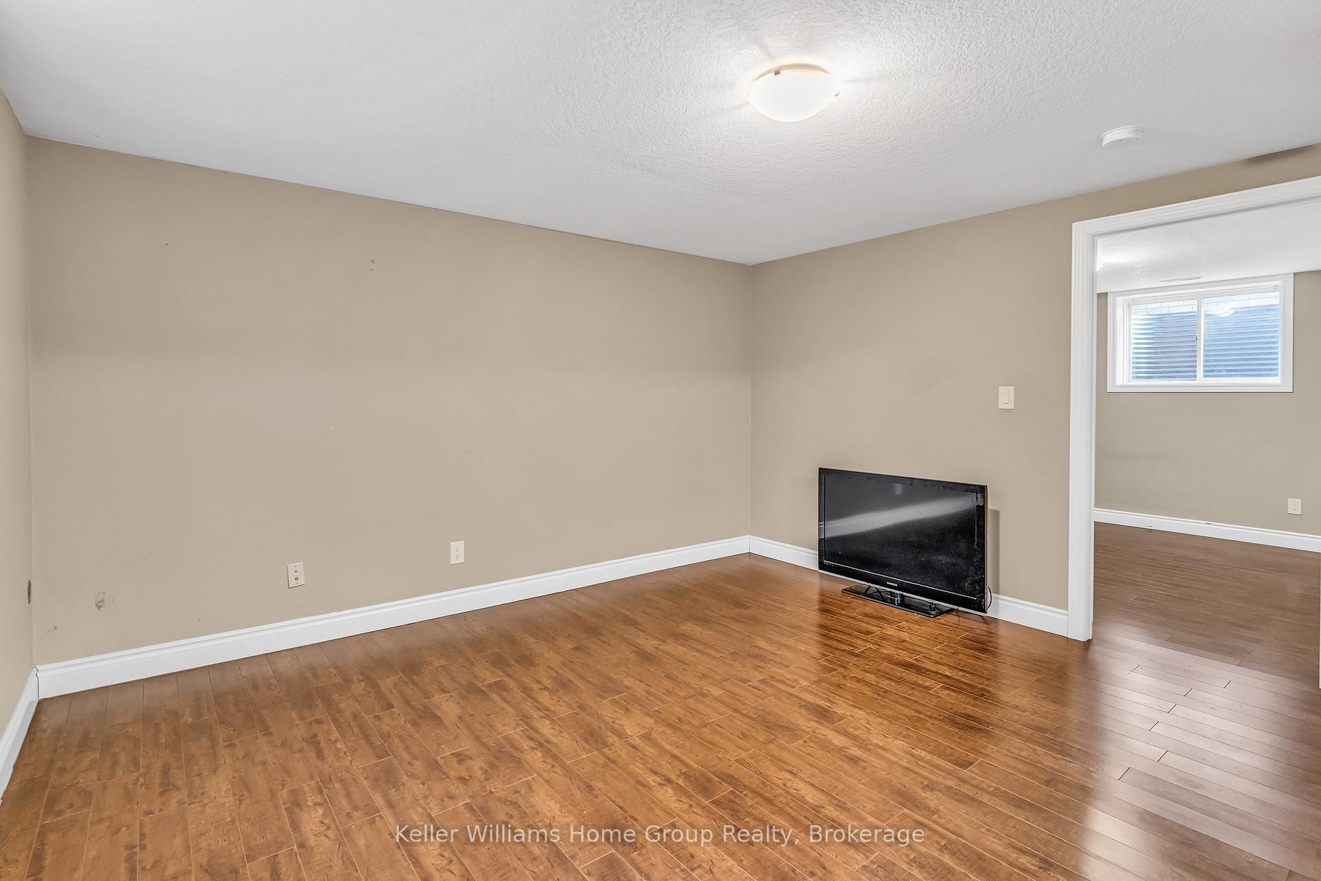 Photo 31 of 312 Colonial Drive, Guelph, Pineridge/Westminster Woods — HOMEH