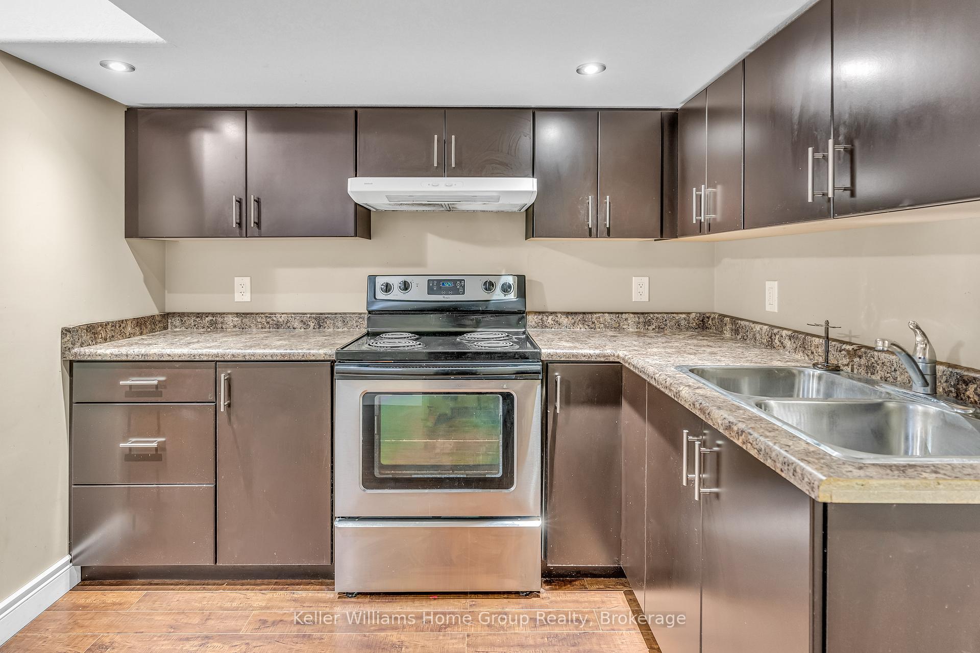Photo 37 of 312 Colonial Drive, Guelph, Pineridge/Westminster Woods — HOMEH