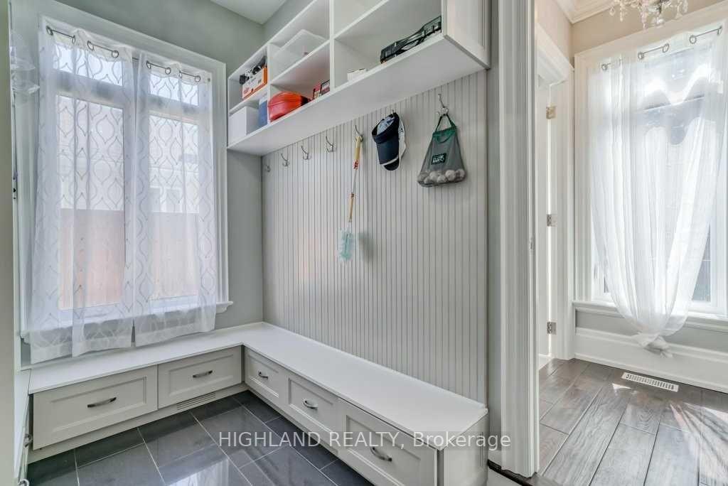 Photo 15 of 150 Oliver Place, Oakville, College Park — HOMEH