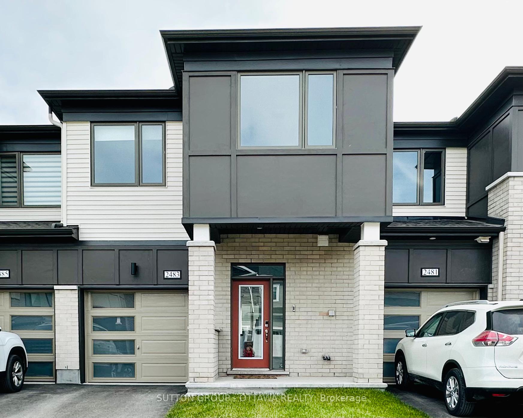 Front of 2483 Watercolours Way