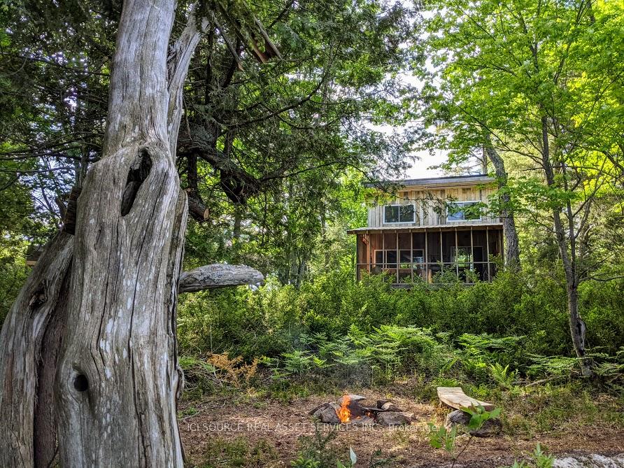Photo 2 of 600 Graceys Island, Frontenac, Frontenac Centre — HOMEH