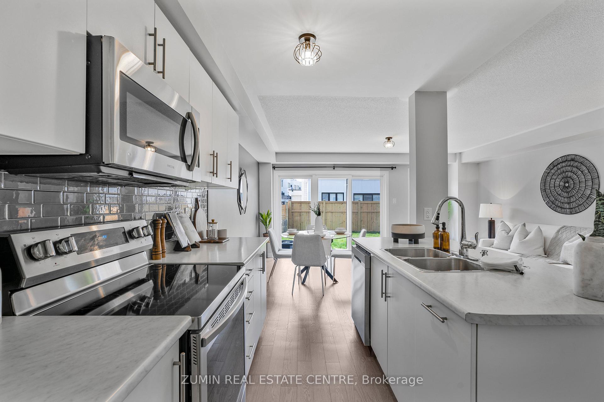 Photo 11 of 20 Sailors Landing Drive, Clarington, Bowmanville — HOMEH