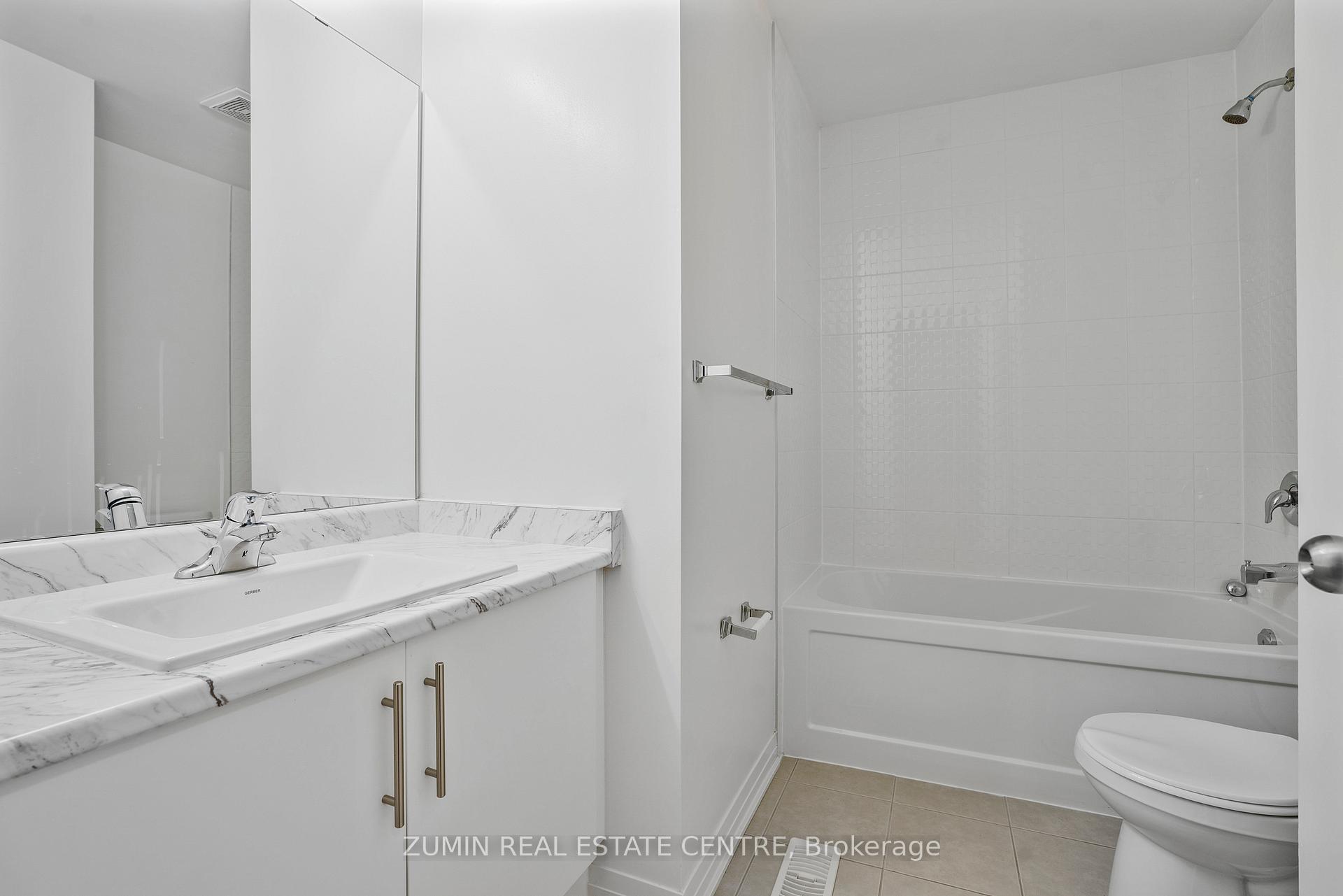 Photo 18 of 20 Sailors Landing Drive, Clarington, Bowmanville — HOMEH