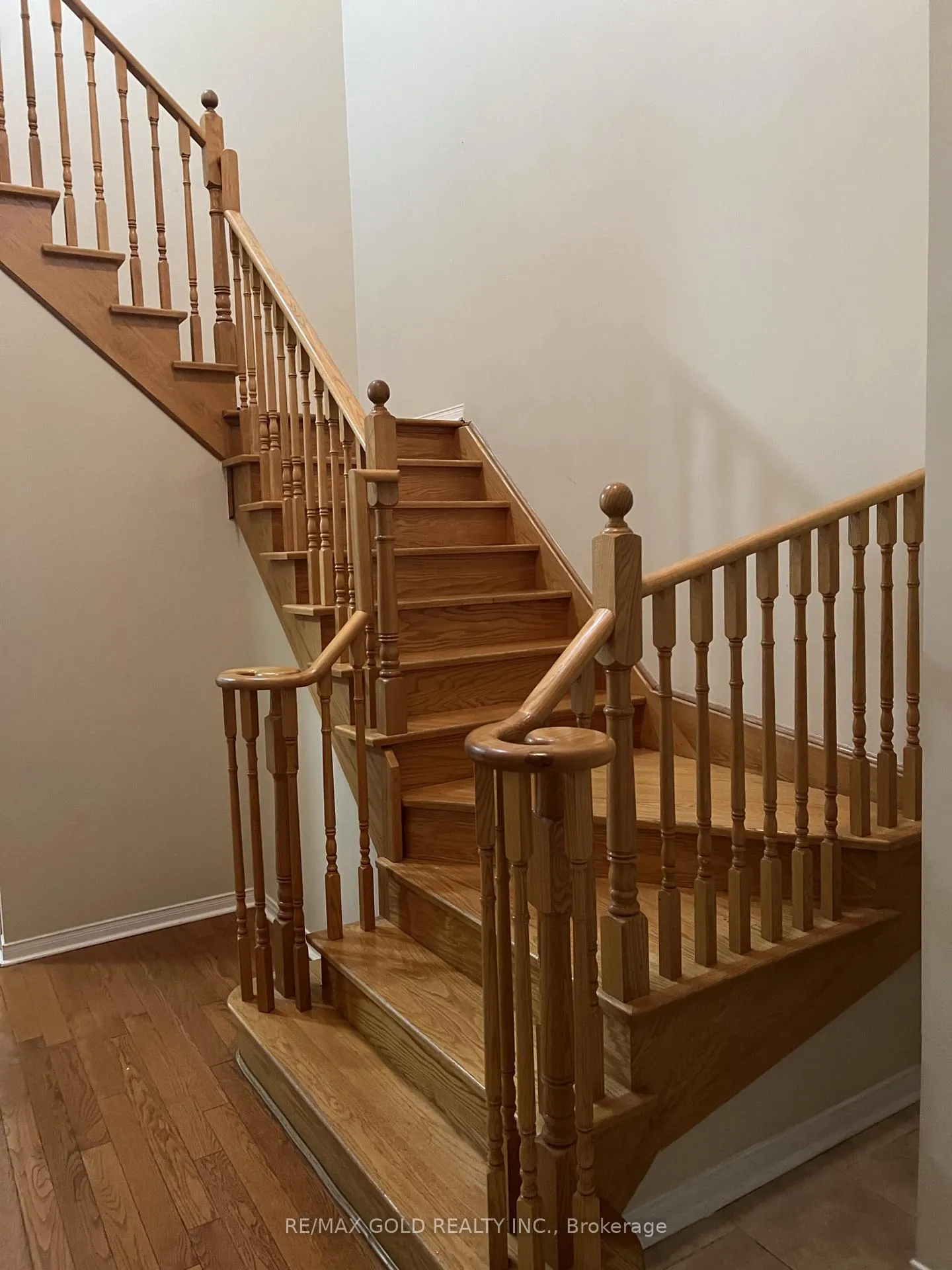 Photo 3 of Unit Upper, 138 Degrassi Cove Circle, Brampton, Credit Valley — HOMEH