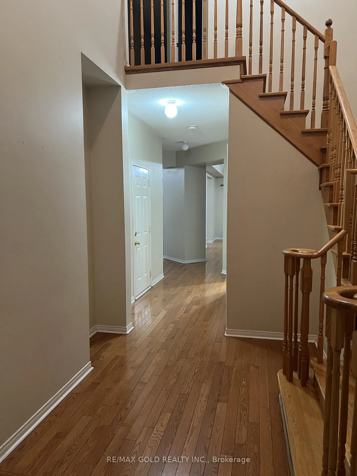 Photo 4 of Unit Upper, 138 Degrassi Cove Circle, Brampton, Credit Valley — HOMEH