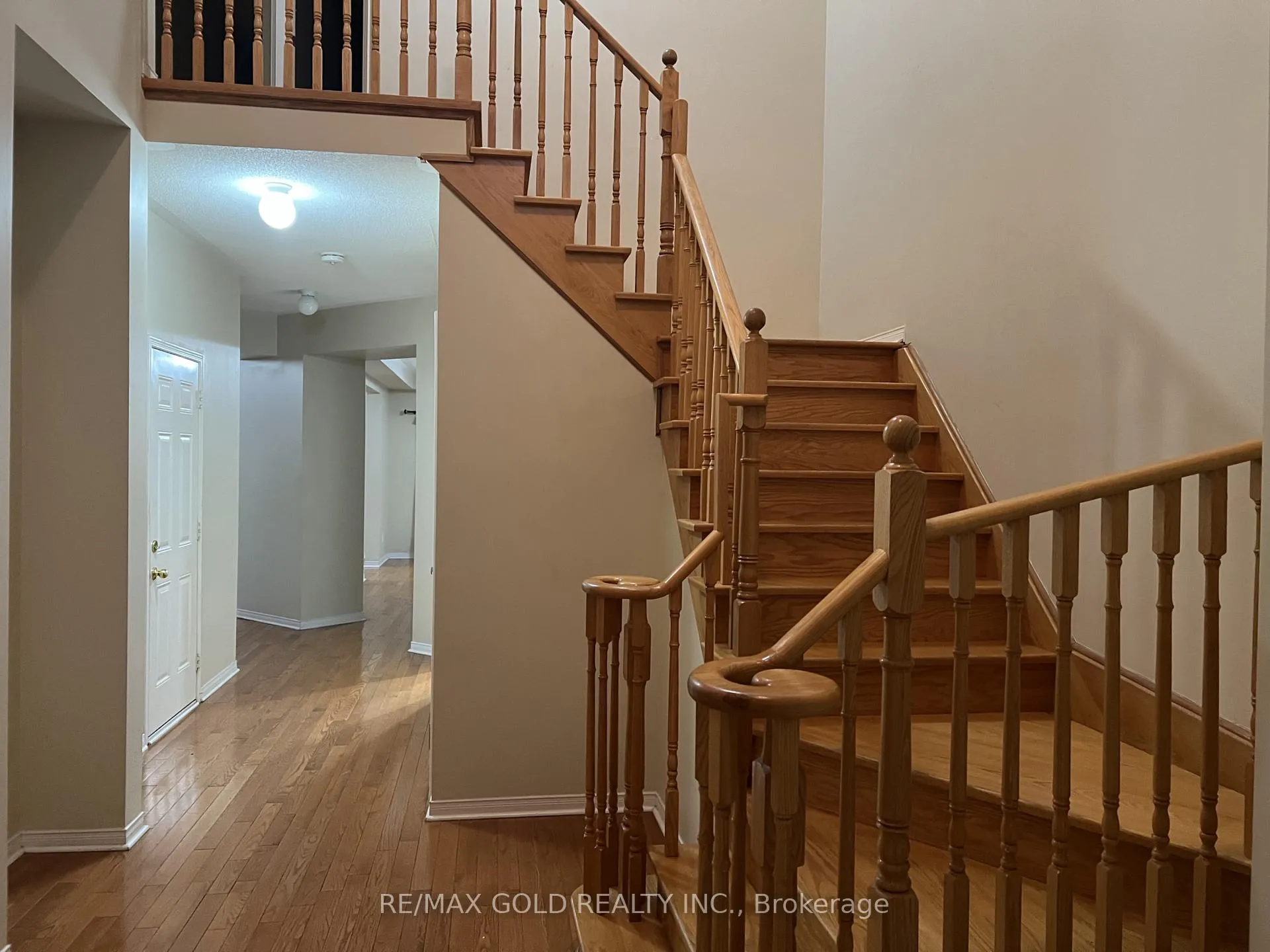 Photo 5 of Unit Upper, 138 Degrassi Cove Circle, Brampton, Credit Valley — HOMEH