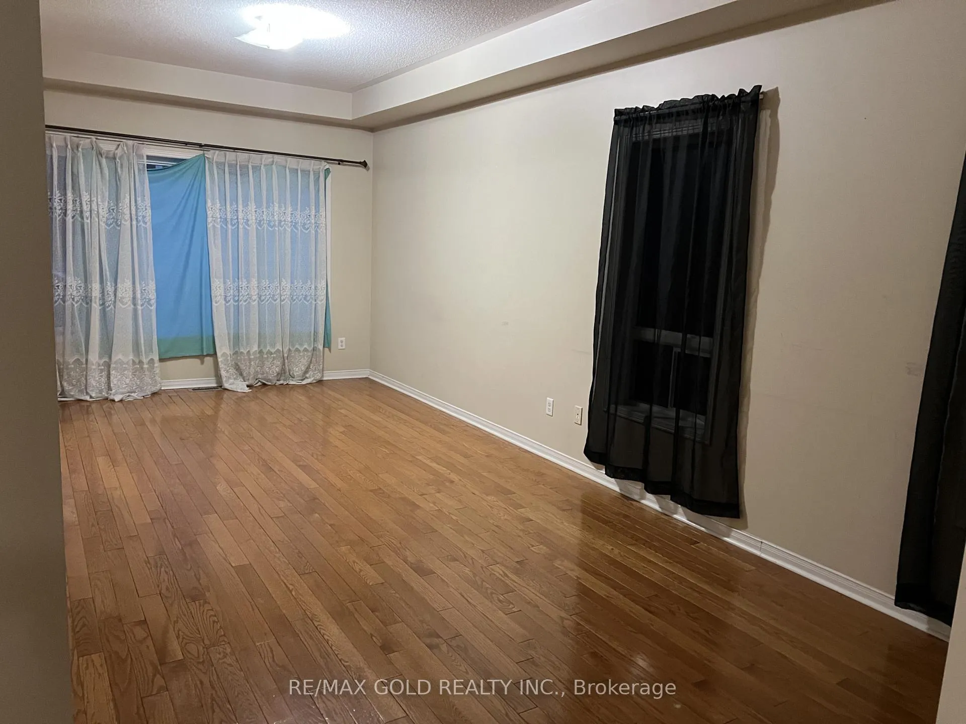 Photo 7 of Unit Upper, 138 Degrassi Cove Circle, Brampton, Credit Valley — HOMEH