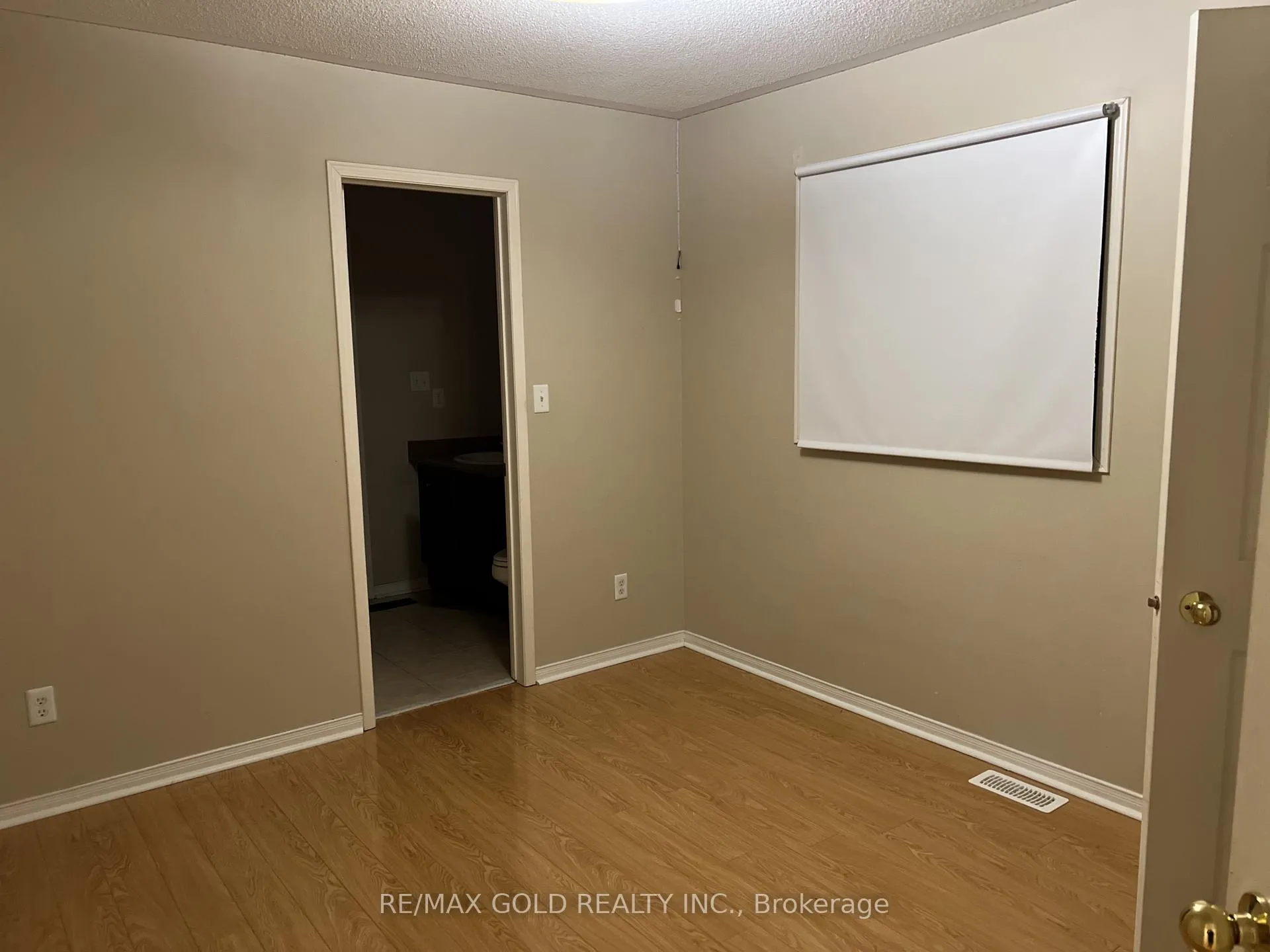 Photo 16 of Unit Upper, 138 Degrassi Cove Circle, Brampton, Credit Valley — HOMEH