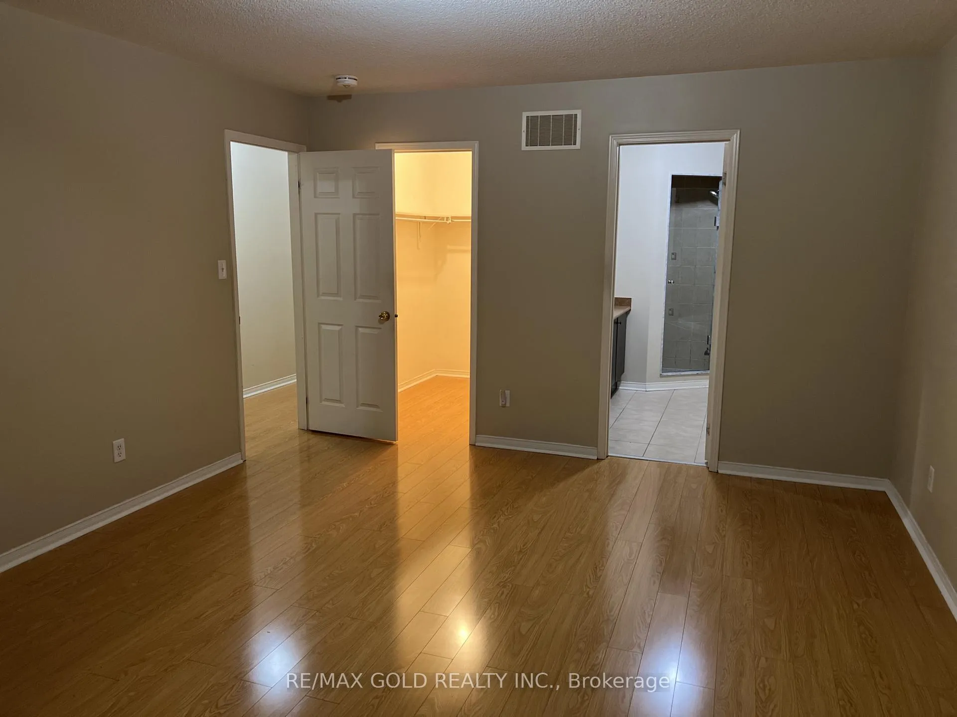 Photo 22 of Unit Upper, 138 Degrassi Cove Circle, Brampton, Credit Valley — HOMEH