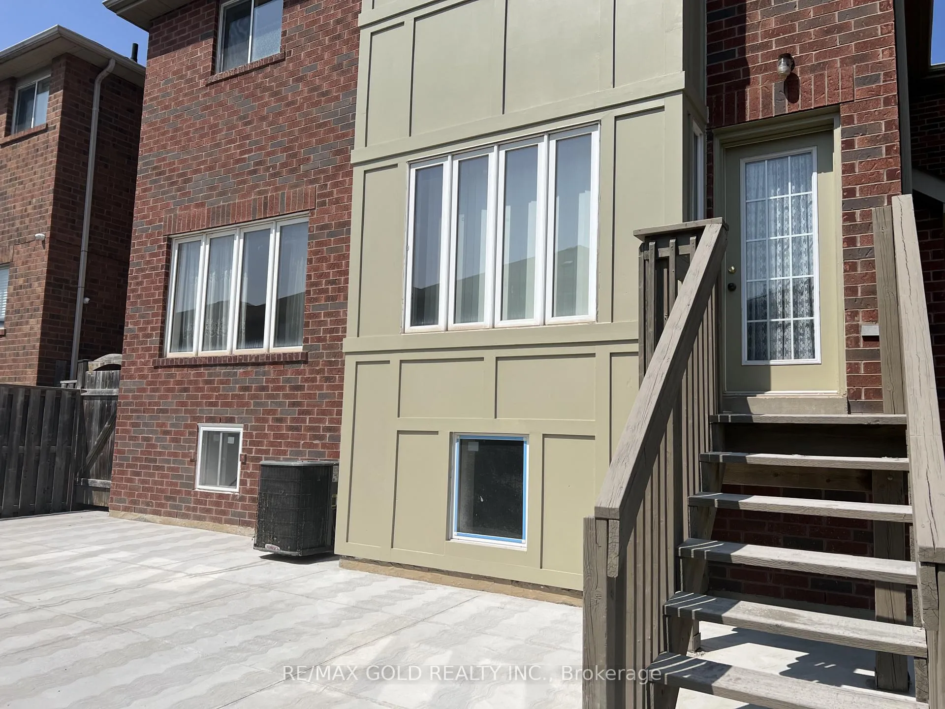 Photo 25 of Unit Upper, 138 Degrassi Cove Circle, Brampton, Credit Valley — HOMEH
