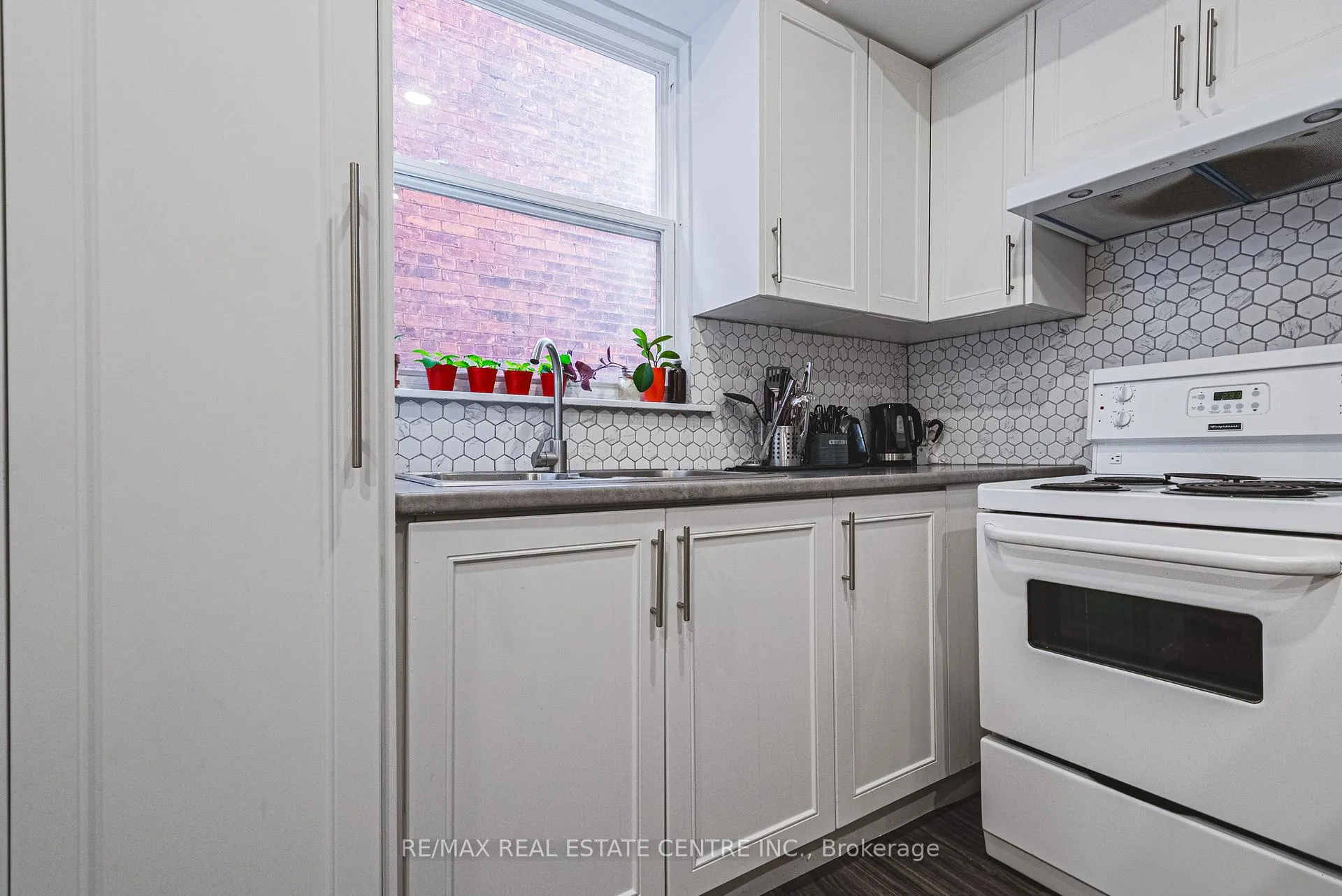 Photo 7 of 215 Mary Street, Hamilton, Beasley — HOMEH