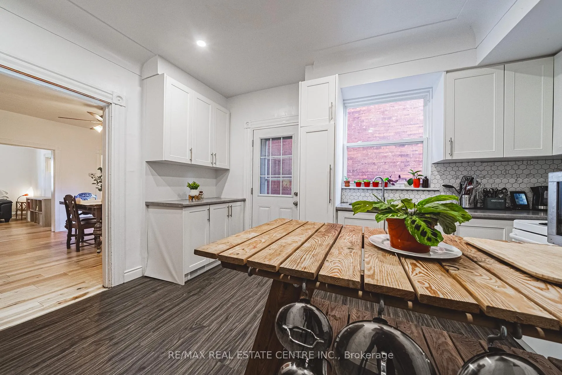 Photo 8 of 215 Mary Street, Hamilton, Beasley — HOMEH