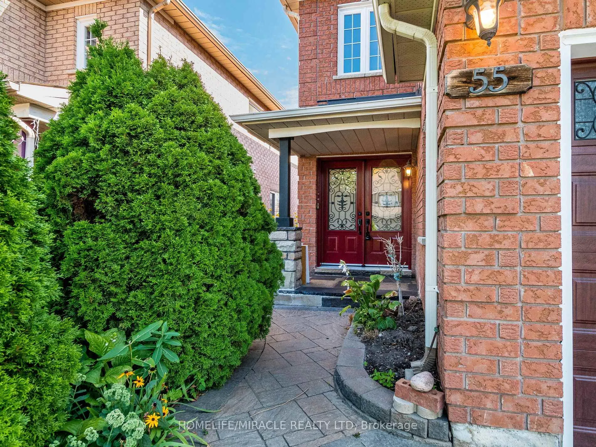 Photo 2 of 55 Native Landing, Brampton, Fletcher's Creek Village — HOMEH