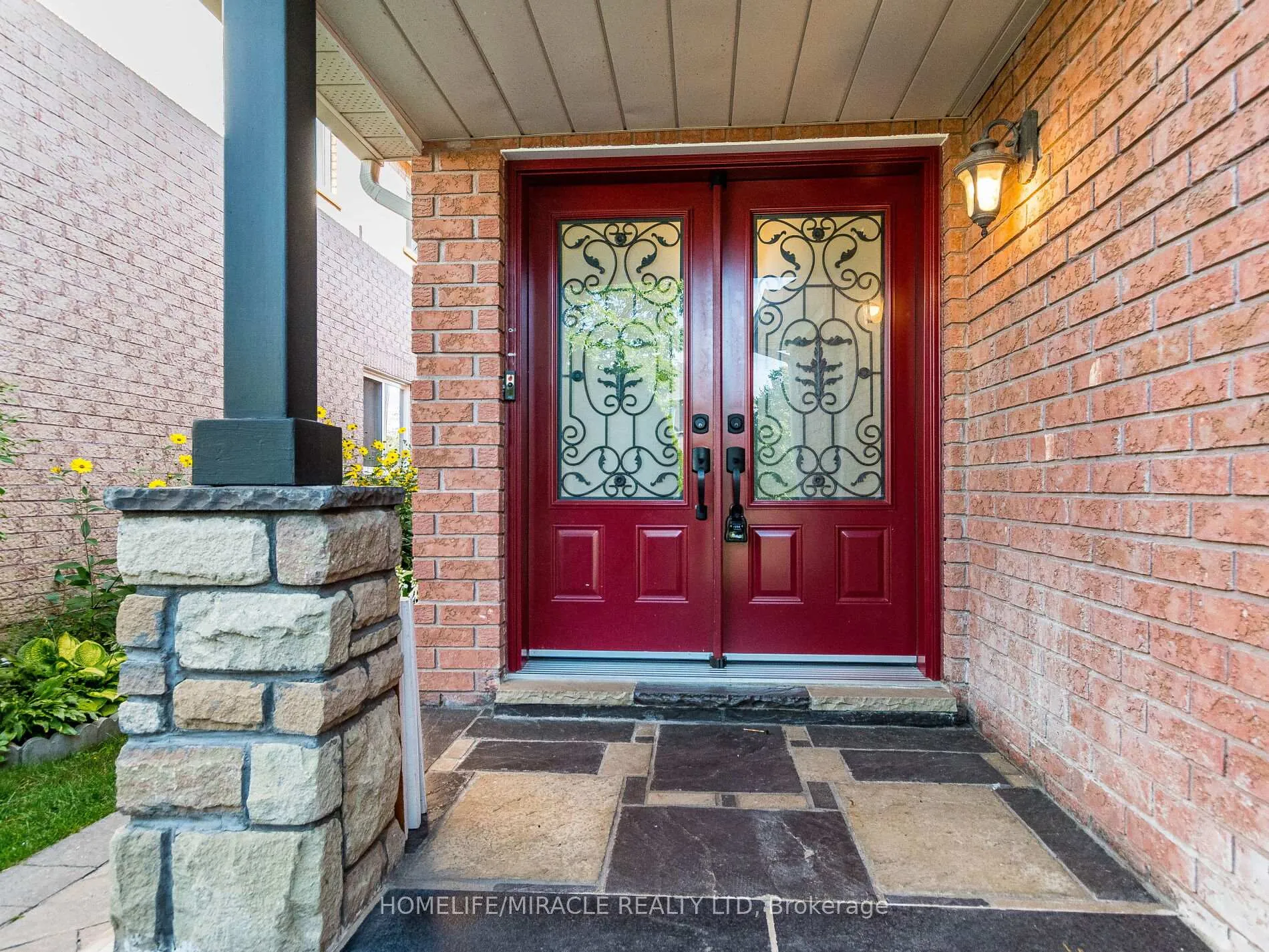 Photo 4 of 55 Native Landing, Brampton, Fletcher's Creek Village — HOMEH