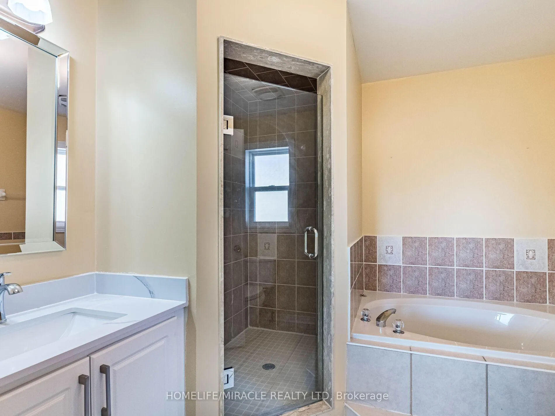 Photo 23 of 55 Native Landing, Brampton, Fletcher's Creek Village — HOMEH