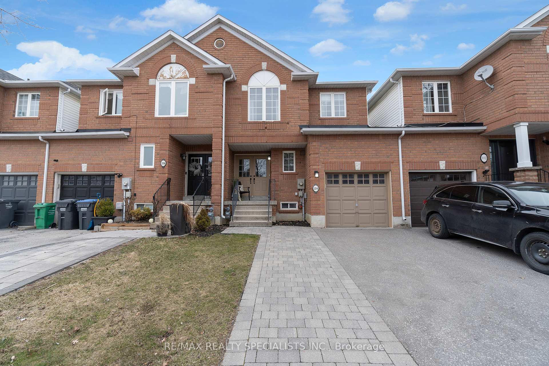 Photo 2 of 104 Hanton Crescent, Caledon, Bolton East — HOMEH