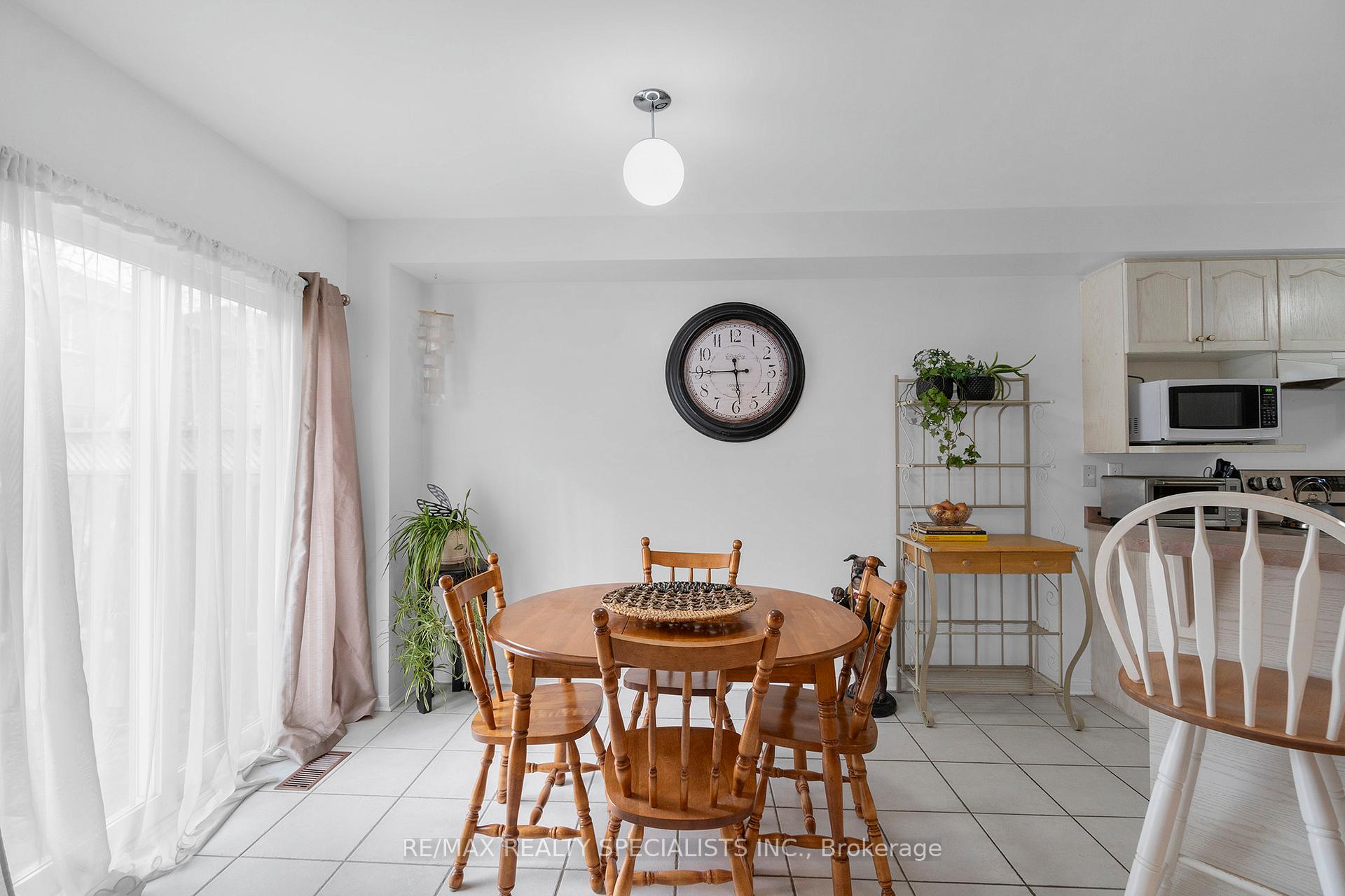 Photo 14 of 104 Hanton Crescent, Caledon, Bolton East — HOMEH