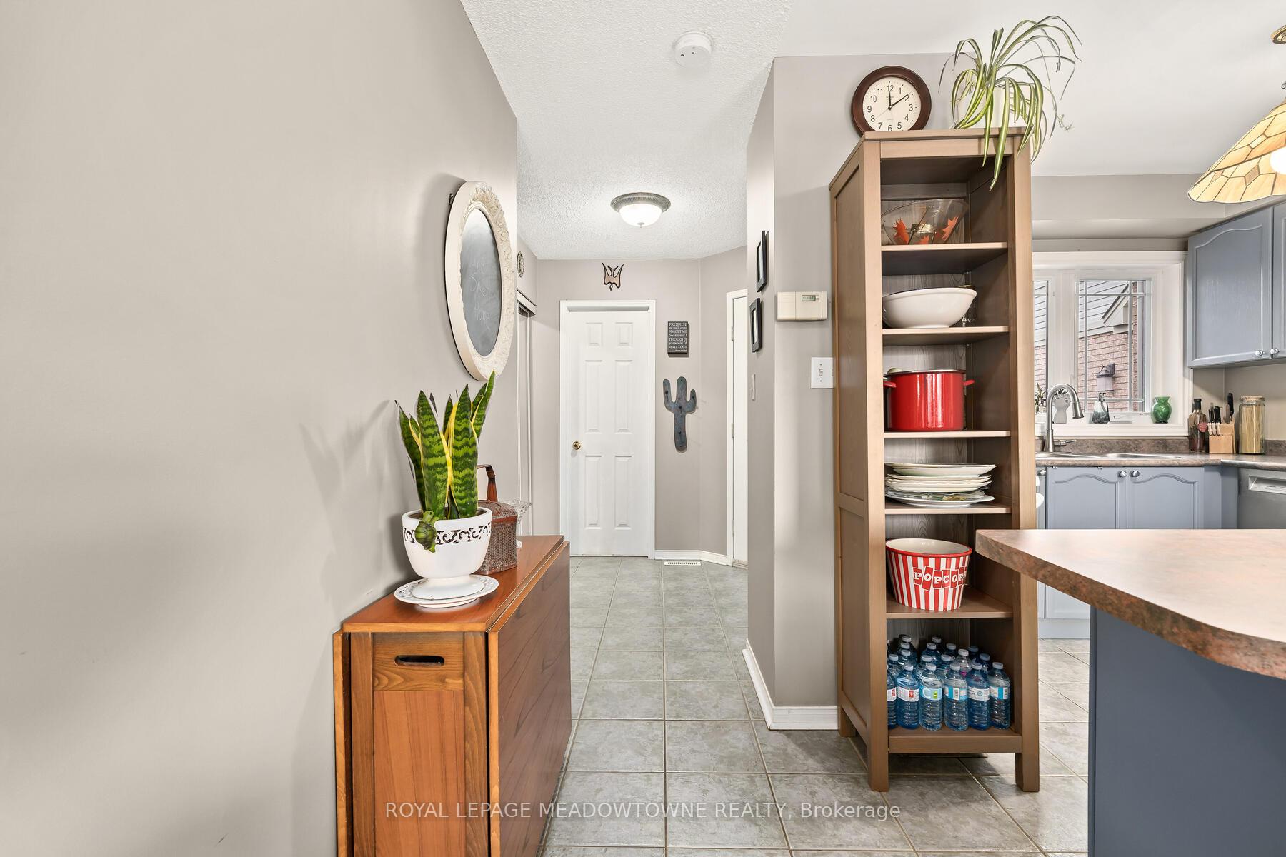 Photo 5 of 17 Emslie Street, Halton Hills, Georgetown — HOMEH