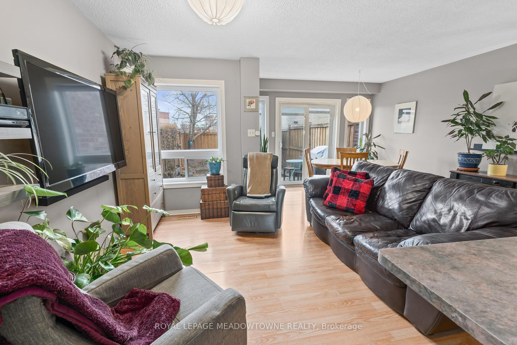 Photo 14 of 17 Emslie Street, Halton Hills, Georgetown — HOMEH