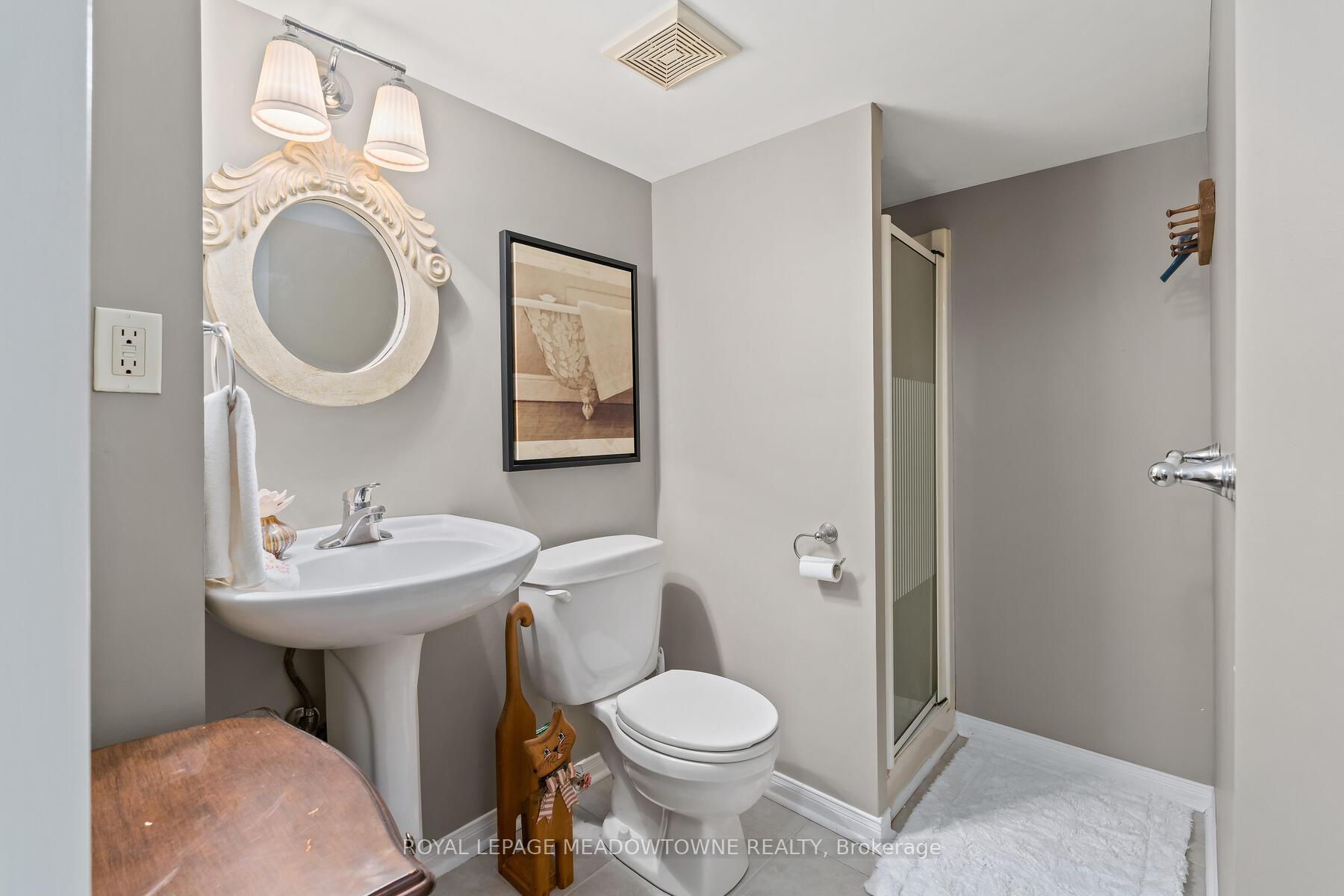Photo 31 of 17 Emslie Street, Halton Hills, Georgetown — HOMEH