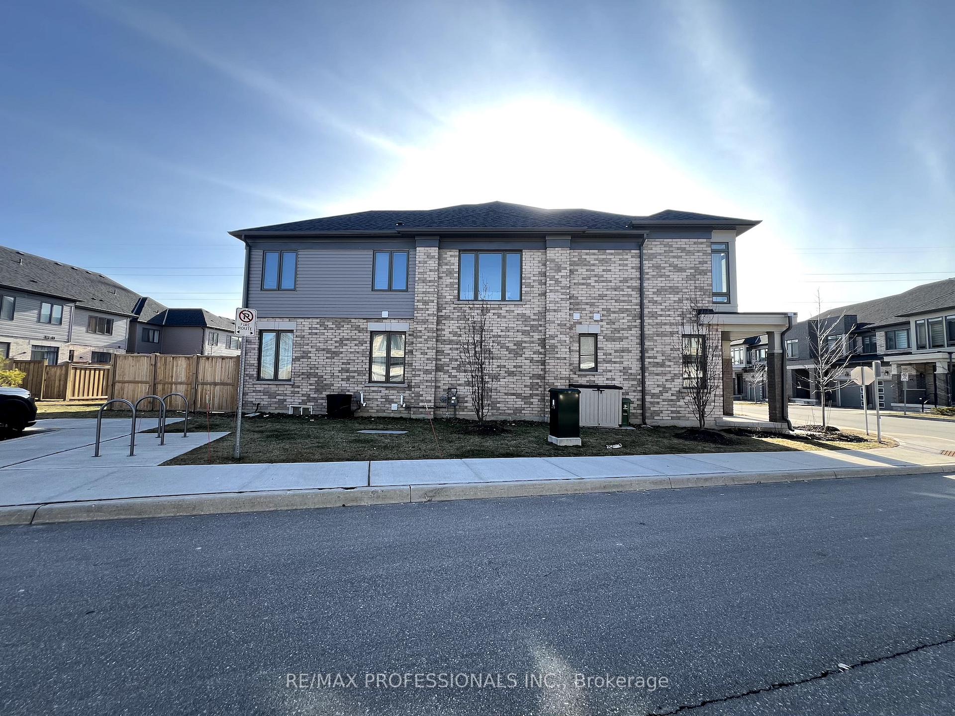 Photo 5 of Unit 92, 166 Deerpath Drive, Guelph, Willow West/Sugarbush/West Acres — HOMEH