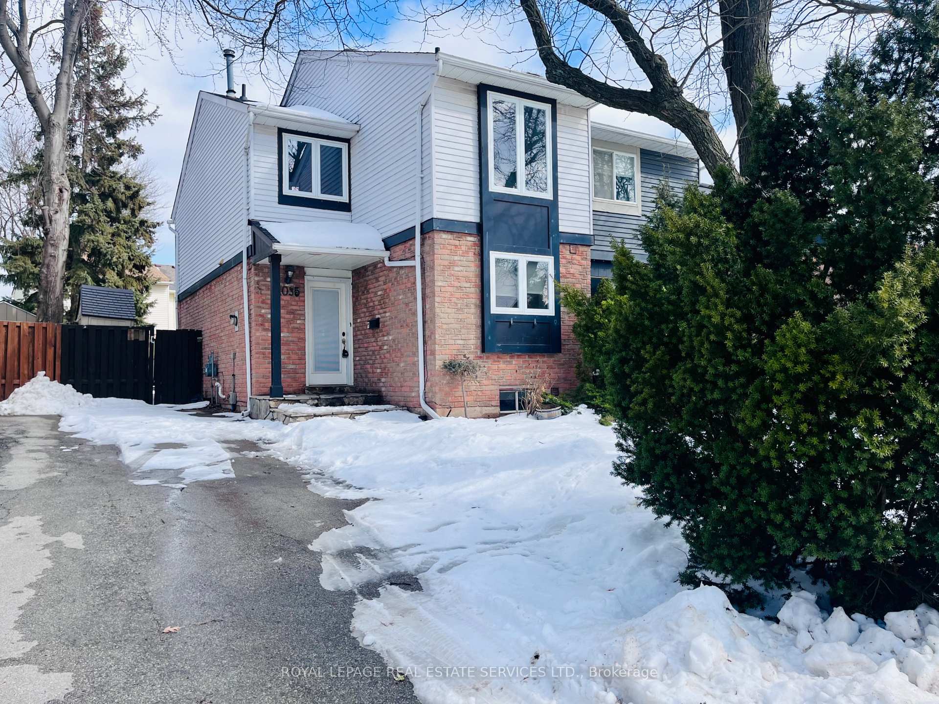 Photo 1 of 1035 Elizabeth Place, Oakville, Falgarwood — HOMEH