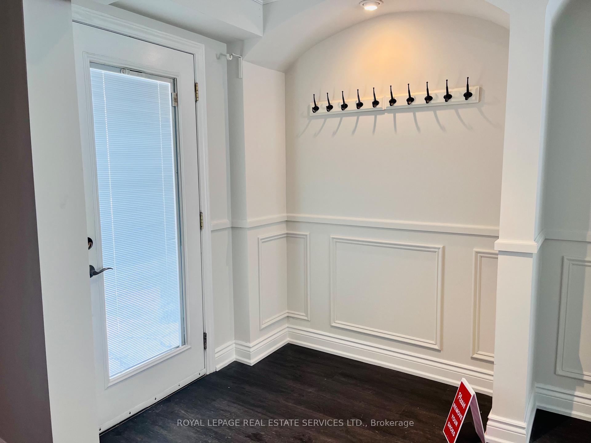 Photo 2 of 1035 Elizabeth Place, Oakville, Falgarwood — HOMEH
