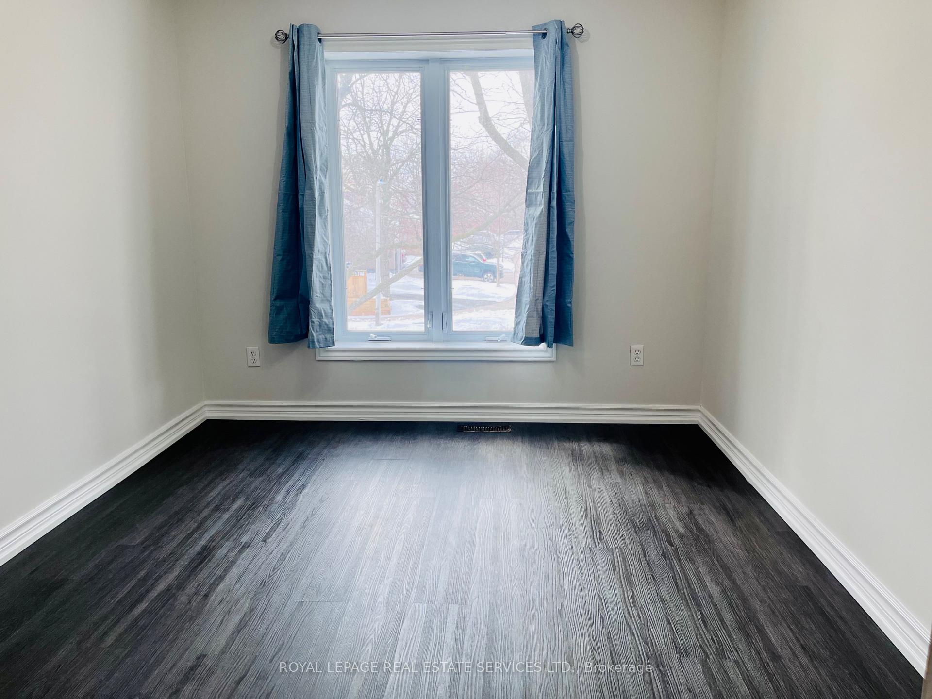 Photo 10 of 1035 Elizabeth Place, Oakville, Falgarwood — HOMEH