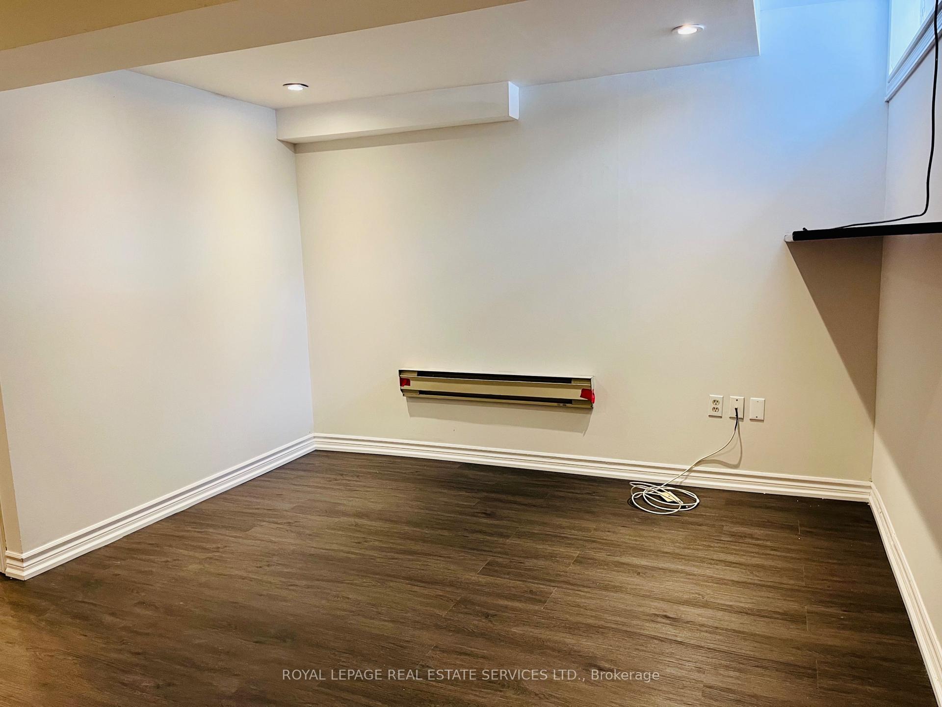 Photo 11 of 1035 Elizabeth Place, Oakville, Falgarwood — HOMEH
