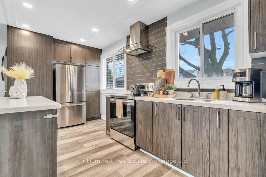 Photo 10 of 29 Golfview Road, Guelph, Victoria North — HOMEH