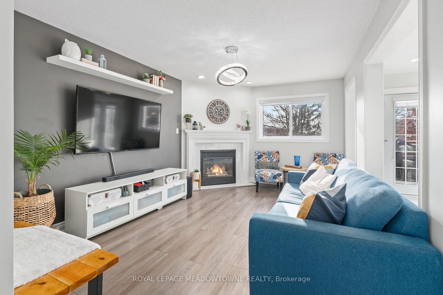 Photo 11 of 50 Smith Drive, Halton Hills, Georgetown — HOMEH
