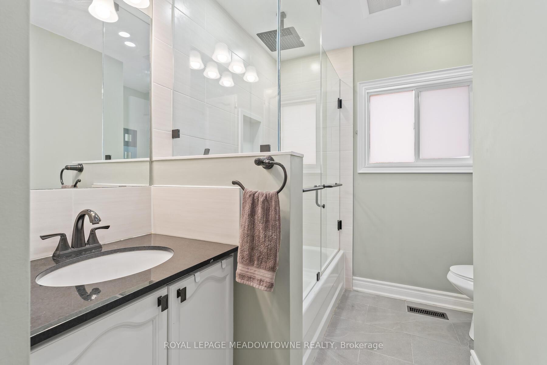 Photo 28 of 50 Smith Drive, Halton Hills, Georgetown — HOMEH