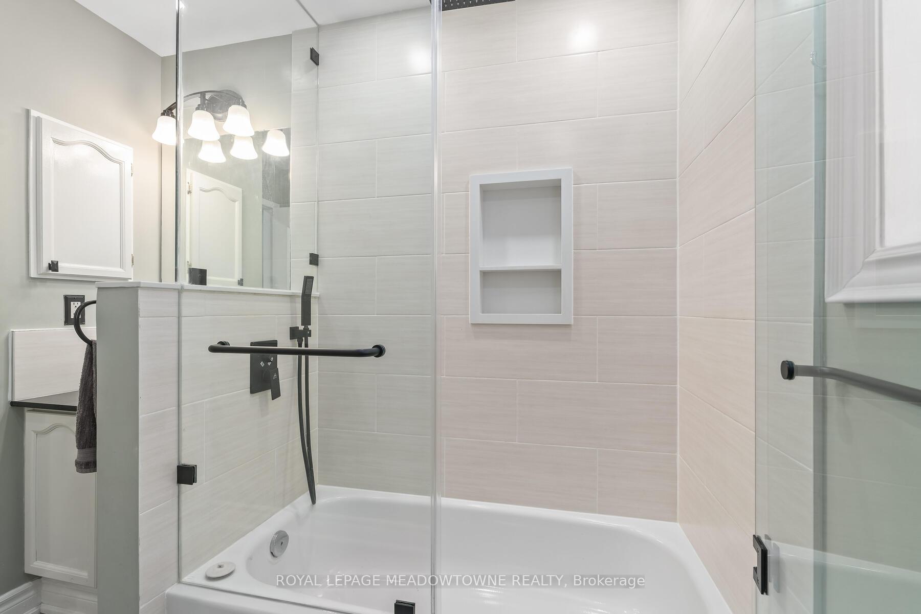 Photo 29 of 50 Smith Drive, Halton Hills, Georgetown — HOMEH
