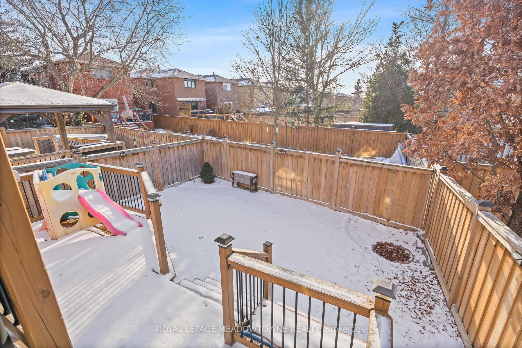 Photo 37 of 50 Smith Drive, Halton Hills, Georgetown — HOMEH