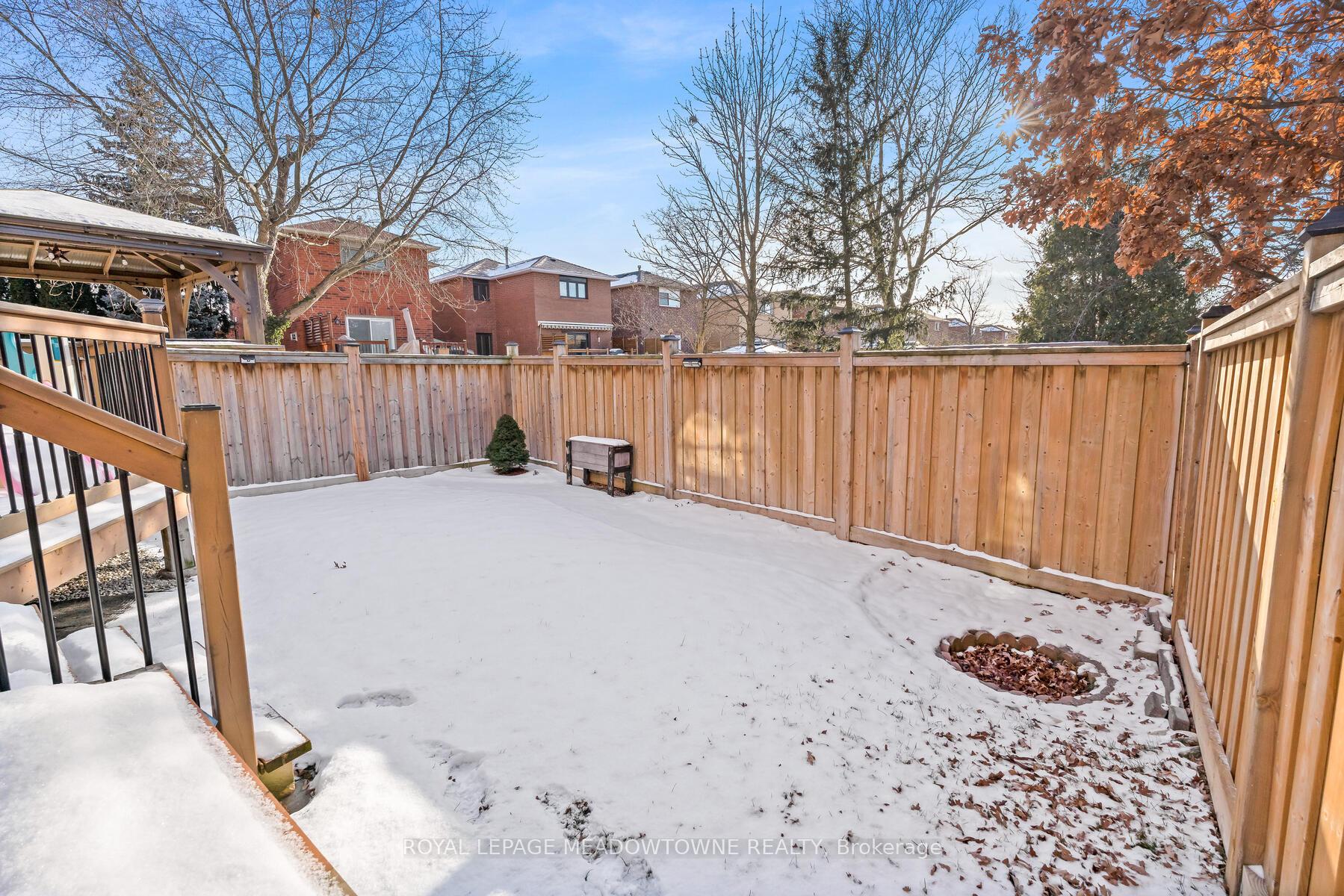 Photo 38 of 50 Smith Drive, Halton Hills, Georgetown — HOMEH