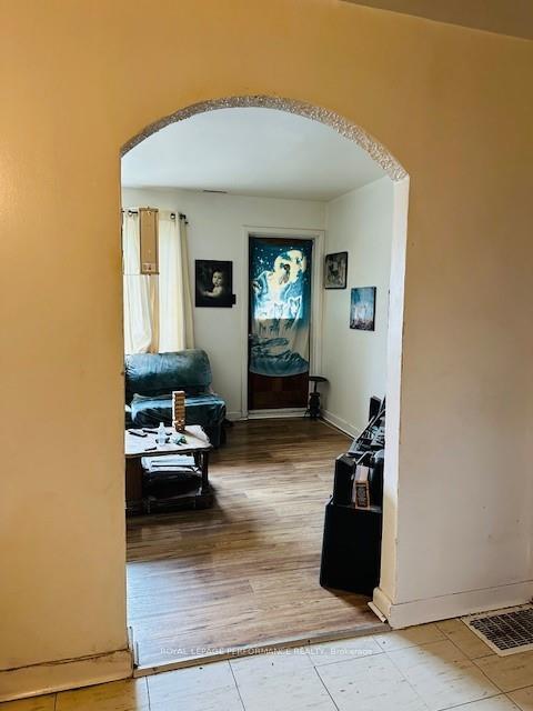 Photo 11 of 1131 Ontario Street, Cornwall — HOMEH