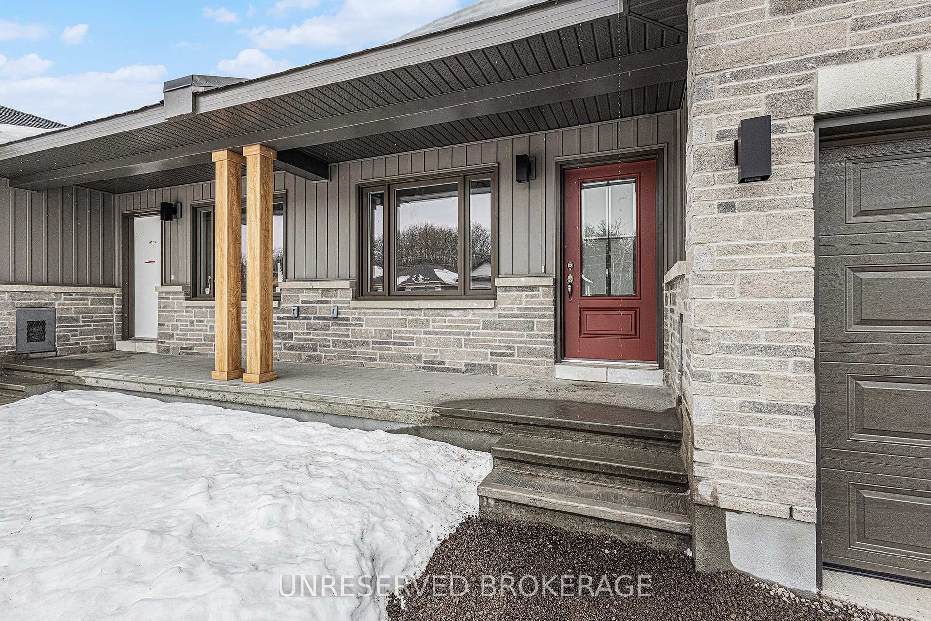 Photo 3 of 192 Seabert Drive, Arnprior — HOMEH