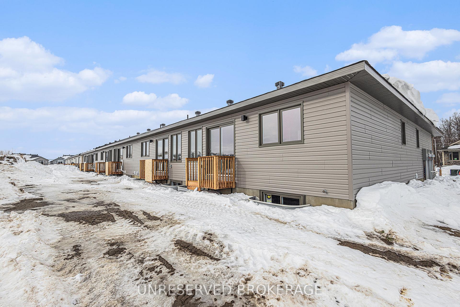 Photo 17 of 192 Seabert Drive, Arnprior — HOMEH